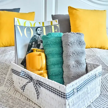 Stylish In Heart Of Zizkov Near Iconic Sites Apartment *