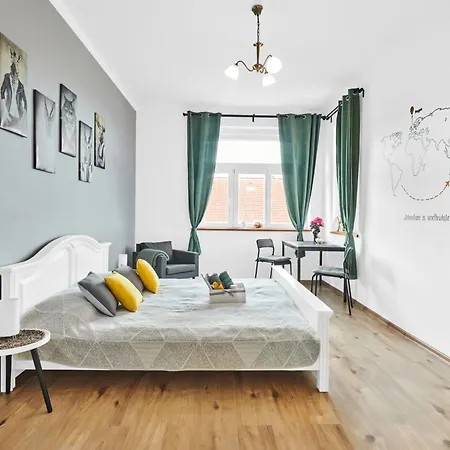 Stylish In Heart Of Zizkov Near Iconic Sites Apartment