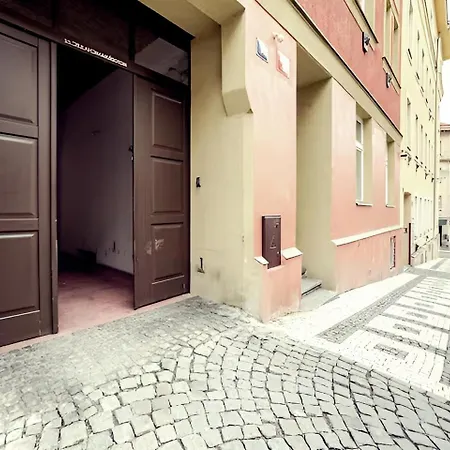 Apartment Stylish In Heart Of Zizkov Near Iconic Sites