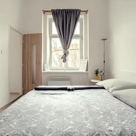 Stylish In Heart Of Zizkov Near Iconic Sites * Prague