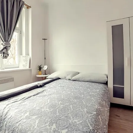 Apartment Stylish In Heart Of Zizkov Near Iconic Sites Prague