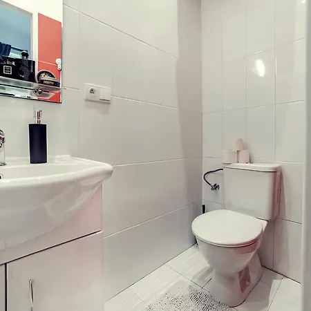 Stylish In Heart Of Zizkov Near Iconic Sites *