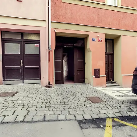 Stylish In Heart Of Zizkov Near Iconic Sites Apartment *