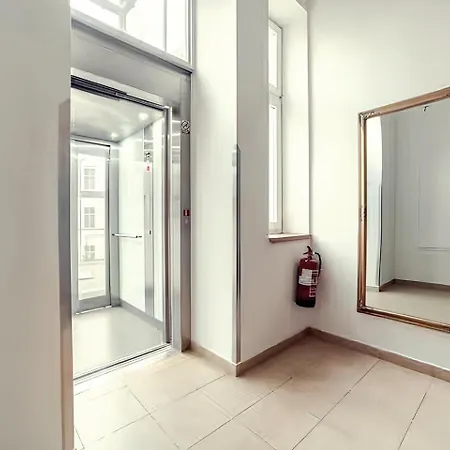 Stylish In Heart Of Zizkov Near Iconic Sites Apartment Prague